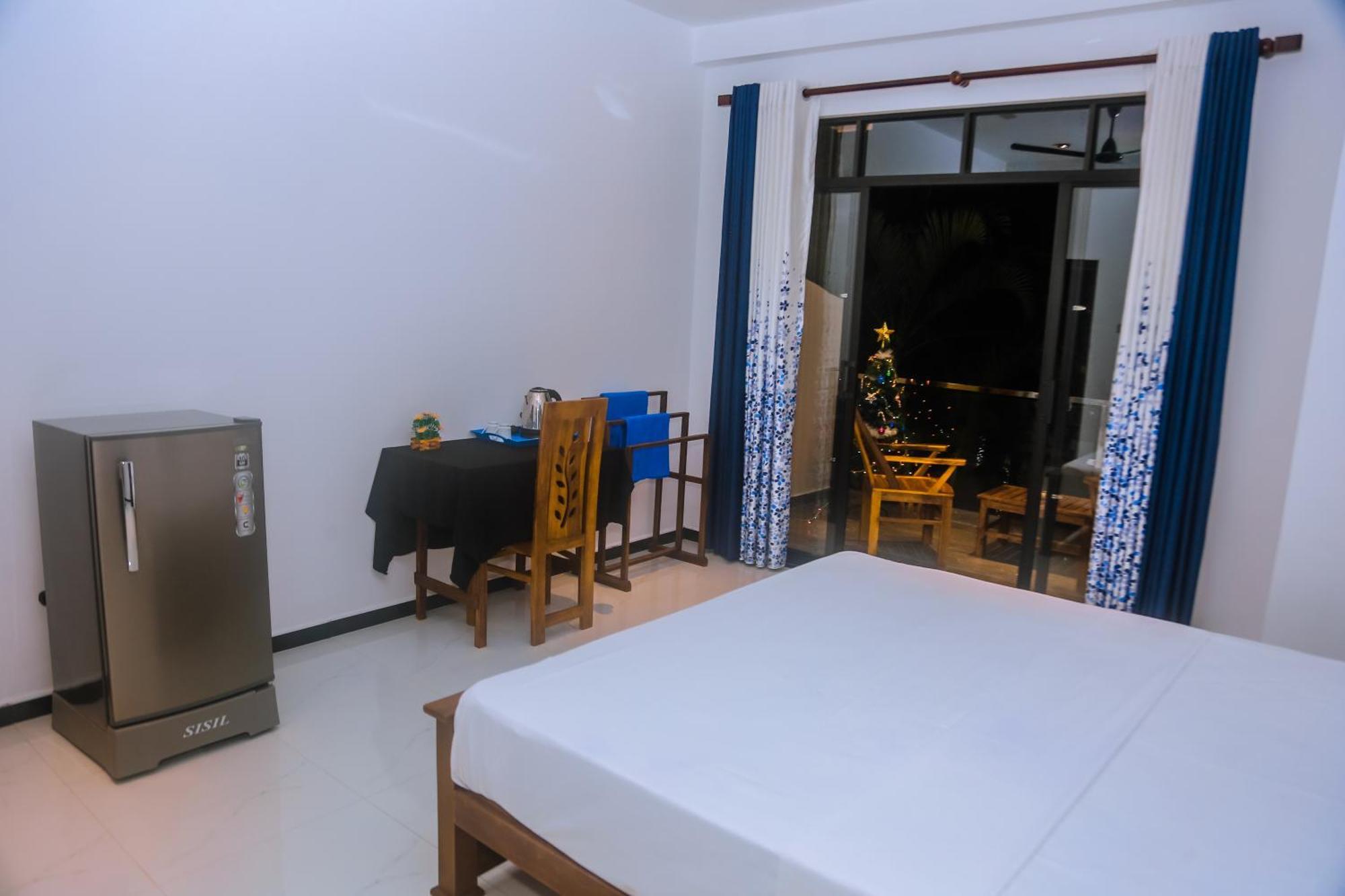 Mirissa Breeze Hotel Екстериор снимка