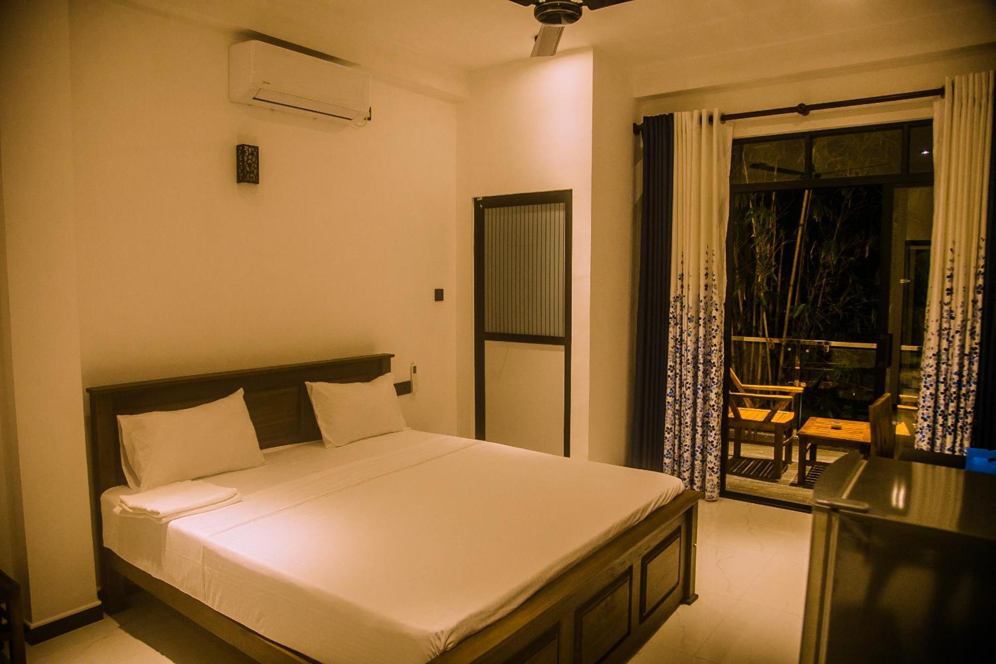 Mirissa Breeze Hotel Екстериор снимка