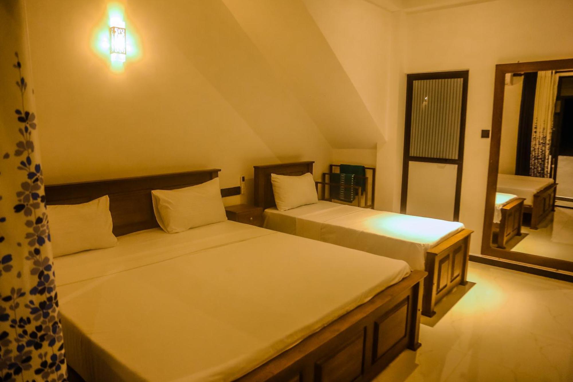 Mirissa Breeze Hotel Екстериор снимка